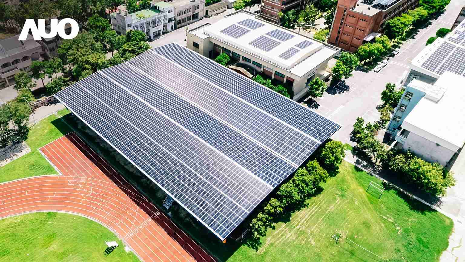 OBPaySunSteel光电整合型浪板具备快速安装、、、、轻量化优势，，，可提升15%发电效能，，，，通过国际IEC与台湾VPC认证安全、、、、防漏、、、耐候标准